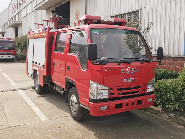 小型泡沫消防車