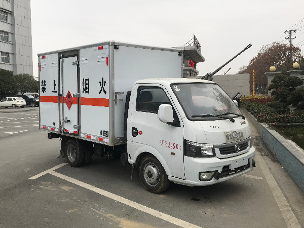 東風途逸易燃氣體廂式運輸車