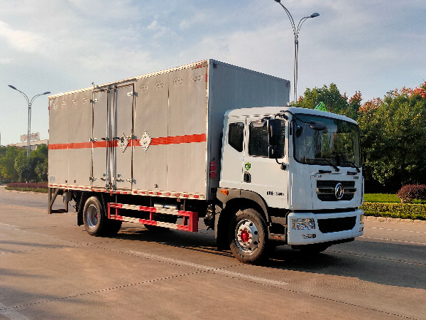 東風(fēng)D9毒性和感染性物品廂式運(yùn)輸車