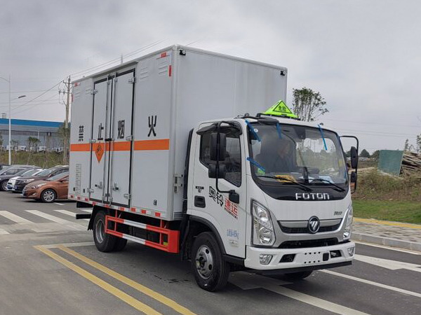 奧鈴藍(lán)牌爆破器材運(yùn)輸車