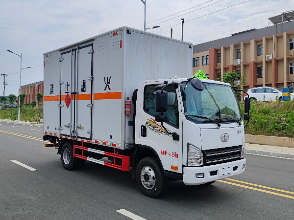 解放藍牌煙花爆竹運輸車